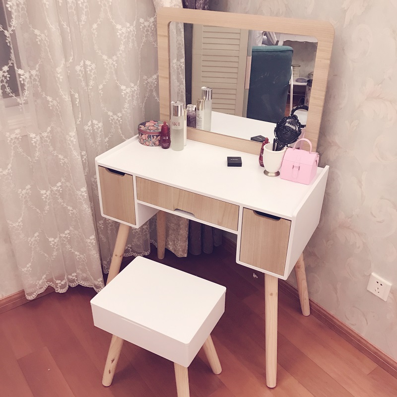 Hồng Kông chọn bàn trang điểm Bắc Âu Bàn trang điểm căn hộ nhỏ lục địa mẫu bàn học bằng sắt